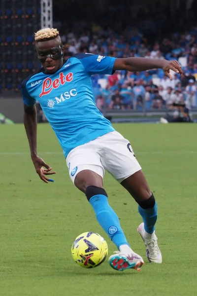 Napoli 'den Victor Osimhen, Napoli ile Sampdoria arasındaki İtalyan Serie A ligi maçında, Napoli 2, Sampdoria 0, Diego Armando Maradona Stadyumu' nda oynandı..