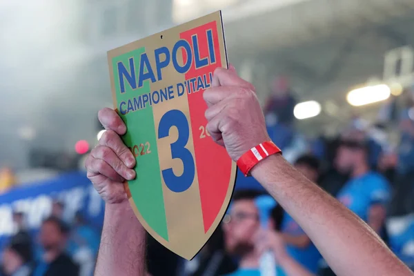 Tifosi Del Napoli Celebrano Vittoria Del Campionato Italiano Serie 2022 — Foto Stock