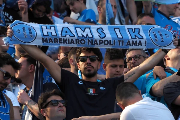 Tifosi Napoletani Celebrano All Interno Dello Stadio Vittoria Del Campionato — Foto Stock