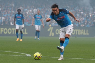 Napoli 'li ljif Elmas, Napoli ile Salernitan arasındaki İtalyan Serie A ligi maçında, Napoli 1, Salernitana 1, Diego Armando Maradona Stadyumu' nda oynandı..