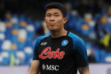 Napoli 'den Kim Min Jae, İtalya Serie A Ligi maçında Napoli - Verona final maçı, Napoli 0, Verona 0, Diego Armando Maradona Stadyumu' nda oynandı..