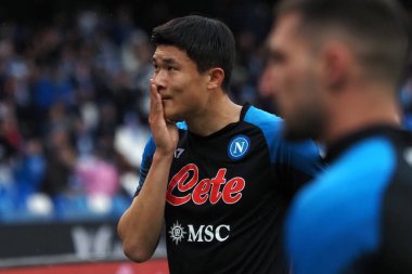 Napoli 'den Kim Min Jae, İtalya Serie A Ligi maçında Napoli - Verona final maçı, Napoli 0, Verona 0, Diego Armando Maradona Stadyumu' nda oynandı..