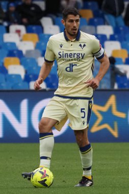 Verona 'dan Marco Davide Faraoni, İtalya Serie A Ligi' nin Napoli-Verona maçının final maçında, Napoli 0, Verona 0, Diego Armando Maradona Stadyumu 'nda oynandı..