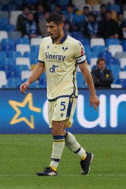 Verona 'dan Marco Davide Faraoni, İtalya Serie A Ligi' nin Napoli-Verona maçının final maçında, Napoli 0, Verona 0, Diego Armando Maradona Stadyumu 'nda oynandı..