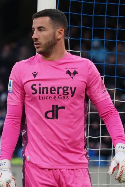Verona 'dan Lorenzo Montip, İtalya Serie A Ligi maçında Napoli - Verona final maçı, Napoli 0, Verona 0, Diego Armando Maradona Stadyumu' nda oynandı.