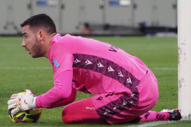 Verona 'dan Lorenzo Montip, İtalya Serie A Ligi maçında Napoli - Verona final maçı, Napoli 0, Verona 0, Diego Armando Maradona Stadyumu' nda oynandı.