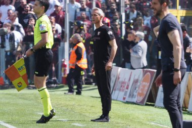 Salernitana 'nın Paulo Sousa koçu, İtalya Serie A ligi maçında Salernitana ile Sassuolo arasındaki final maçı, Salernitana 3, Sassuolo 0, Arechi Stadyumu' nda oynandı..