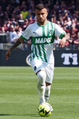 Sassuolo 'dan Matheus Henrique, İtalyan Serie A Ligi' nde Salernitana ile Sassuolo arasında oynanan final maçı, Salernitana 3, Sassuolo 0, Arechi Stadyumu 'nda oynandı..