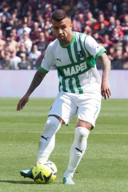 Sassuolo 'dan Matheus Henrique, İtalyan Serie A Ligi' nde Salernitana ile Sassuolo arasında oynanan final maçı, Salernitana 3, Sassuolo 0, Arechi Stadyumu 'nda oynandı..