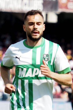 Sassuolo 'lu Nedim Bayrami, İtalya Serie A Ligi' nde Salernitana ile Sassuolo arasında oynanan final maçı, Salernitana 3, Sassuolo 0, Arechi Stadyumu 'nda oynandı..