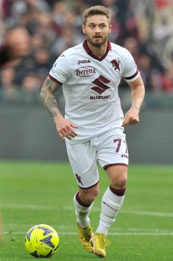 Torino 'dan Karol Linetty, İtalya Serie A Ligi maçında Salernitana ile Torino arasındaki final maçı, Salernitana 1, Torino 1, Arechi Stadyumu' nda oynandı..