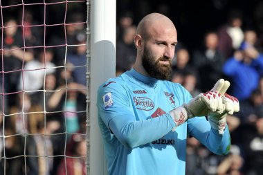 Torino 'dan Vanja Milinkovi-Savi, İtalya Serie A ligi maçında Salernitana ile Torino arasında oynanan final maçı, Salernitana 1, Torino 1, Arechi Stadyumu' nda oynandı.