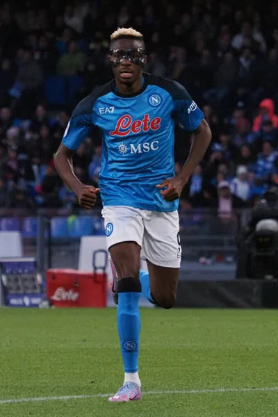 Napoli 'den Victor Osimhen, İtalya Serie A Ligi maçında Napoli - Verona final maçı, Napoli 0, Verona 0, Diego Armando Maradona Stadyumu' nda oynandı..