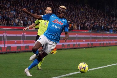 Napoli 'den Victor Osimhen, İtalya Serie A Ligi maçında Napoli - Atalanta final maçı, Napoli 2, Atalanta 0, Diego Armando Maradona Stadyumu' nda oynandı..