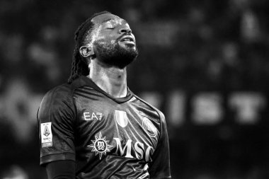 Napoli 'li Andr-Frank Zambo Anguissa oyuncusu, Napoli ile Lazio arasındaki İtalyan Serie A ligi maçında, Napoli 1, Lazio 2, Diego Armando Maradona Stadyumu' nda oynandı.