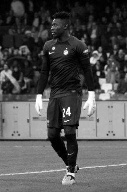 Inter takımının Andr Onana oyuncusu, İtalya Serie A Ligi maçında Napoli - Inter final maçı, Napoli 3, Inter 1, Diego Armando Maradona stadyumunda oynandı.