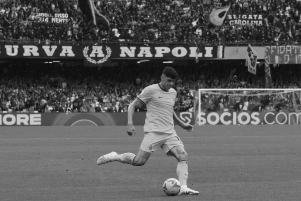 インターのラウル ベラノヴァ選手 ナポリ対インター最終結果間のイタリアのセリエAリーグの試合中に ナポリ3 インター1 ディエゴアーマンドマラドナスタジアムで行われた試合 — ストック写真