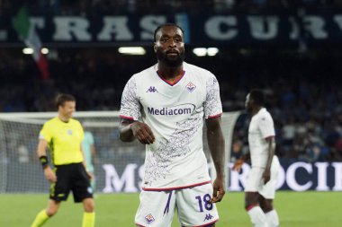 Fiorentina 'lı M' Bala Nzola oyuncusu, Napoli-Fiorentina maçının final maçı olan Napoli-Fiorentina maçında Diego Armando Maradona Stadyumu 'nda oynandı..