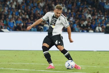 Udinese 'li Sandi Lovri, İtalya Serie A Ligi maçında Napoli - Udinese final maçı, Napoli 4, Udinese 1, Diego Armando Maradona Stadyumu' nda oynandı.