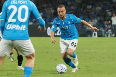 Napoli 'li Stanislav Lobotka oyuncusu, Napoli ile Udinese arasındaki İtalyan Serie A ligi maçında, Napoli 4, Udinese 1, Diego Armando Maradona Stadyumu' nda oynandı..