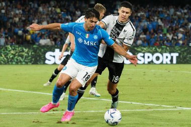 Napoli 'den Giovanni Simeone ve Udinese' den Nehun Prez 'in oyuncusu, Napoli - Udinese maçının son maçı olan Napoli - Udinese maçı sırasında Diego Armando Maradona Stadyumu' nda oynandı.