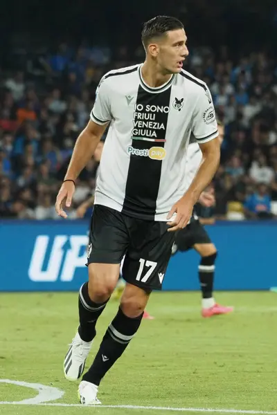 Udinese 'li Lorenzo Lucca, İtalya Serie A Ligi maçında Napoli - Udinese final maçı, Napoli 4, Udinese 1, Diego Armando Maradona Stadyumu' nda oynandı..