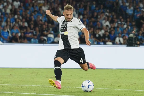 Udinese 'li Sandi Lovri, İtalya Serie A Ligi maçında Napoli - Udinese final maçı, Napoli 4, Udinese 1, Diego Armando Maradona Stadyumu' nda oynandı.