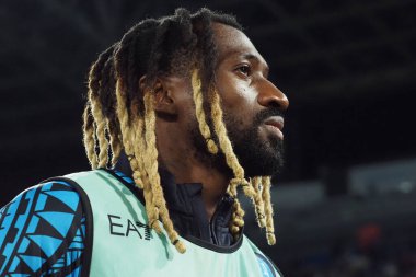 Napoli 'li Andr-Frank Zambo Anguissa oyuncusu, Napoli ile Milan arasındaki İtalyan Serie A ligi maçında, Napoli 2, Milan 2, Diego Armando Maradona Stadyumu' nda oynandı.