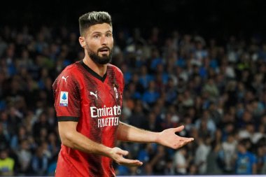 Milan 'ın Olivier Giroud oyuncusu, Napoli ile Milan arasındaki İtalya Serie A Ligi final maçı sırasında, Napoli 2, Milan 2, Diego Armando Maradona Stadyumu' nda oynandı..