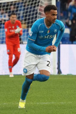 Napoli 'li Cyril Ngonge, Napoli ile Hellas Verona arasındaki İtalyan Serie A ligi maçında, Napoli 2, Hellas Verona 1, Diego Armando Maradona Stadyumu' nda oynandı..