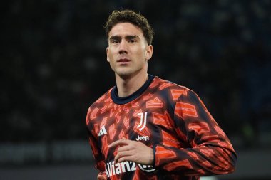 Juventus 'lu Dusan Vlahoviç, Napoli ile Juventus 1 arasındaki İtalya Serie A ligi maçında Diego Armando Maradona Stadyumu' nda oynanan maçın son sonucu Napoli 2, Juventus 1 'dir.