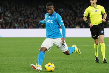 Napoli 'nin Hamed Junior Traor oyuncusu, Napoli - Juventus 1 arasındaki İtalyan Serie A ligi maçında Diego Armando Maradona Stadyumu' nda oynanan maç, Napoli - Juventus 1 arasında oynanmıştır.