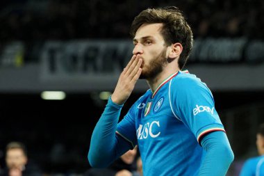 Napoli 'nin Khvicha Kvaratskhelia oyuncusu, Napoli ile Juventus 1 arasında oynanan İtalya Serie A ligi maçında Diego Armando Maradona Stadyumu' nda oynanan maçın son sonucu Napoli 2, Juventus 1 'dir..