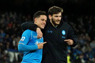 Napoli 'nin Napoli ile Juvents arasındaki İtalya Serie A ligi maçında, Napoli 2, Juventus 1, Diego Armando Maradona Stadyumu' nda oynanan karşılaşmada Giacomo Raspadori ve Khvicha Kvaratskhelia Napoli 'nin oyuncuları karşı karşıya geldiler..