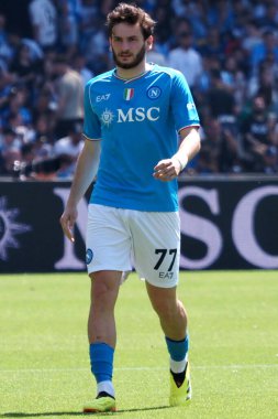 Napoli 'nin Khvicha Kvaratskhelia oyuncusu, Napoli ile Frosinone arasındaki İtalyan Serie A ligi final maçı sırasında, Napoli 2, Frosinone 2, Diego Armando Maradona Stadyumu' nda oynandı..