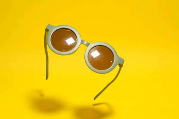 Funny Retro Green Sunglasses Kids Yellow Background — Stock Photo, Image