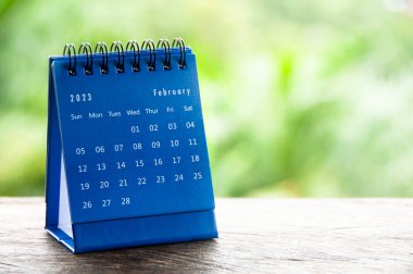 Şubat 2023 masa takvimi, metin veya fikirler için özelleştirilebilir boşluk. Takvim kavramı ve kopyalama alanı. 