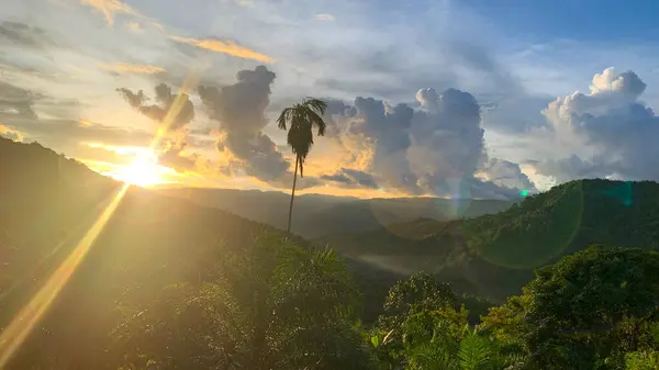 Schöne Abendsicht Auf Berge Und Blauen Himmel Schönheitskonzept Natur — Stockfoto