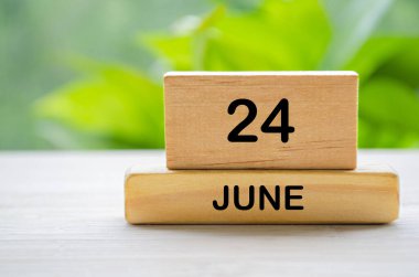 24 Haziran ahşap takvim, metin veya fikirler için özelleştirilebilir boşluk. Haziran ayı konsepti
