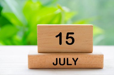 15 Temmuz takvim metni, kişiselleştirilebilir metin alanı olan tahta bloklar üzerine. Takvim kavramı