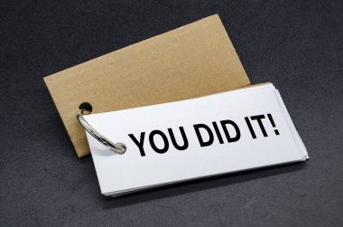 Başardın! Basit bir jest, Güçlü bir tanıma mesajı.