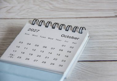 Ekim 2027 'nin ahşap zemin takvimini kapat.