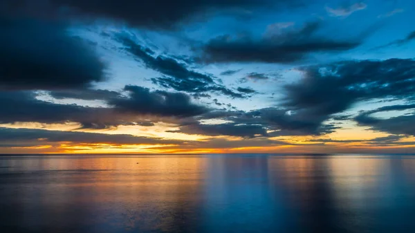 Dramatyczny Zachód Słońca Chmurami Oglądanymi Wybrzeża Hallett Cove Australia Południowa — Zdjęcie stockowe