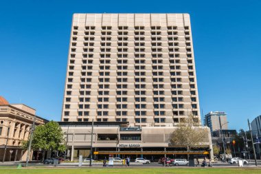 Adelaide, Avustralya - 27 Eylül 2019: Kral William caddesindeki Hilton Adelaide Oteli