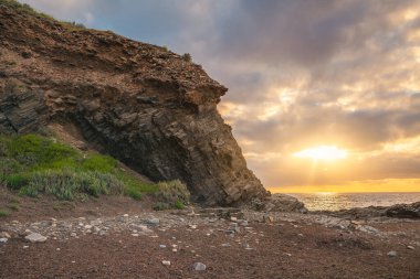 Iconic İkinci Vadi kıyı manzarası günbatımında, Fleurieu Yarımadası, Güney Avustralya