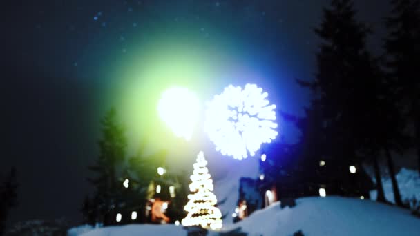 Weihnachts Grafikkarte Auf Verschwommenem Hintergrund Schöne Darstellung Animation Eines Weihnachtsbaums — Stockvideo