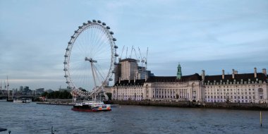 Londra, Birleşik Krallık - 18 Mayıs 2018: Westminster Köprüsü 'nden görüntü