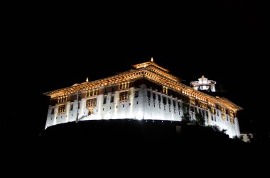 Gece vakti Paro Dzong