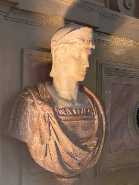Προτομή Ενός Ρωμαίου Αυτοκράτορα Στο Antiquarium Παλαιότερο Δωμάτιο Στο Μόναχο — Φωτογραφία Αρχείου