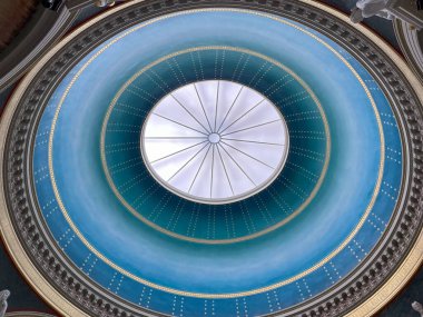 3 Mayıs 2023 'te Berlin, Almanya' daki Alte Nationalgalerie ya da Old National Gallery Kubbesi